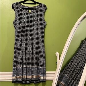 Max Studio Stretchy Casual Dress